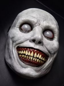 1pc Halloween Horror Mask, Smiling White Eyes Devil Costume Headwear, Scary Latex Mask For Halloween Prank